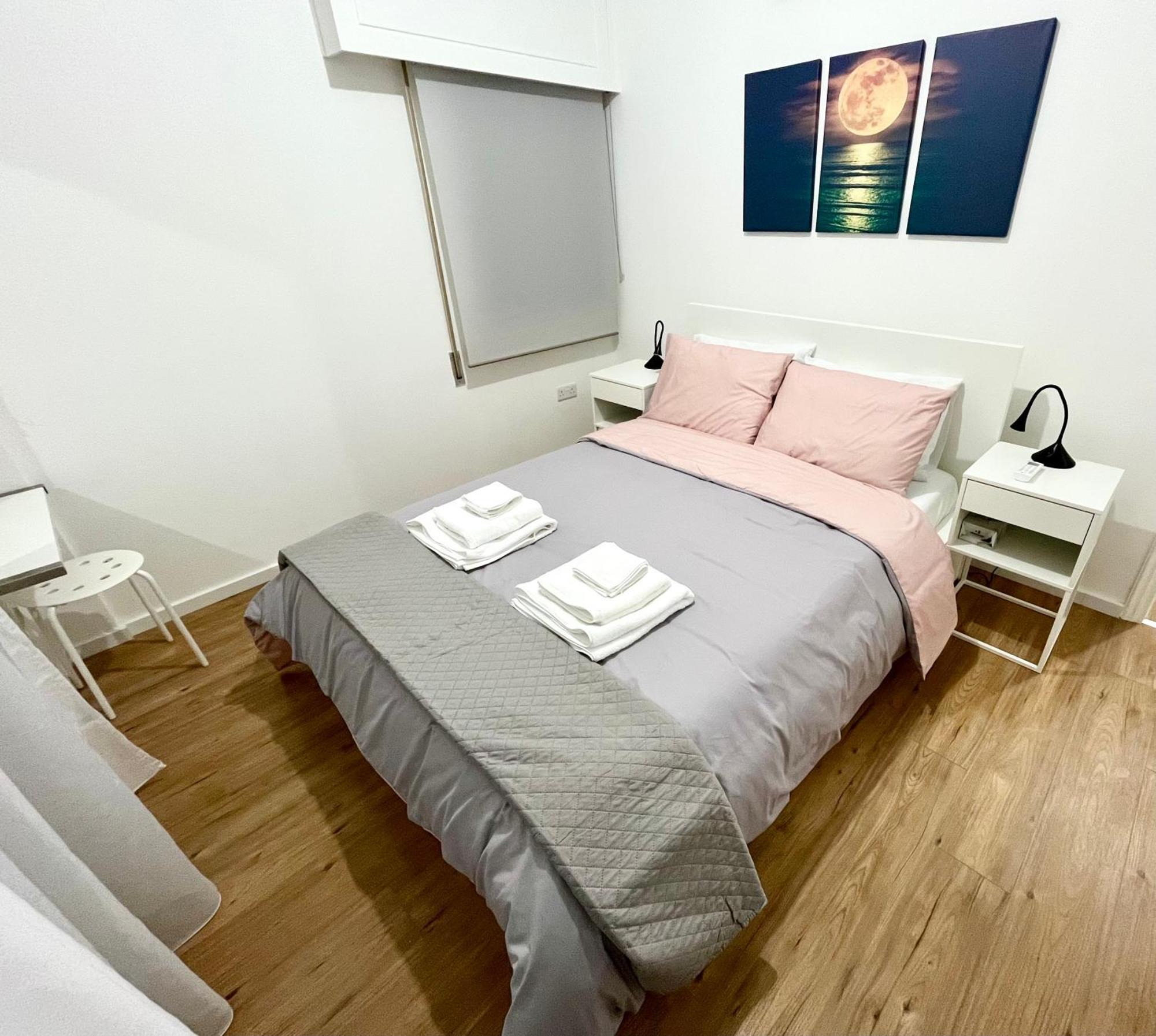 Modern Apartment Near Mckenzie Beach Larnaca Ngoại thất bức ảnh
