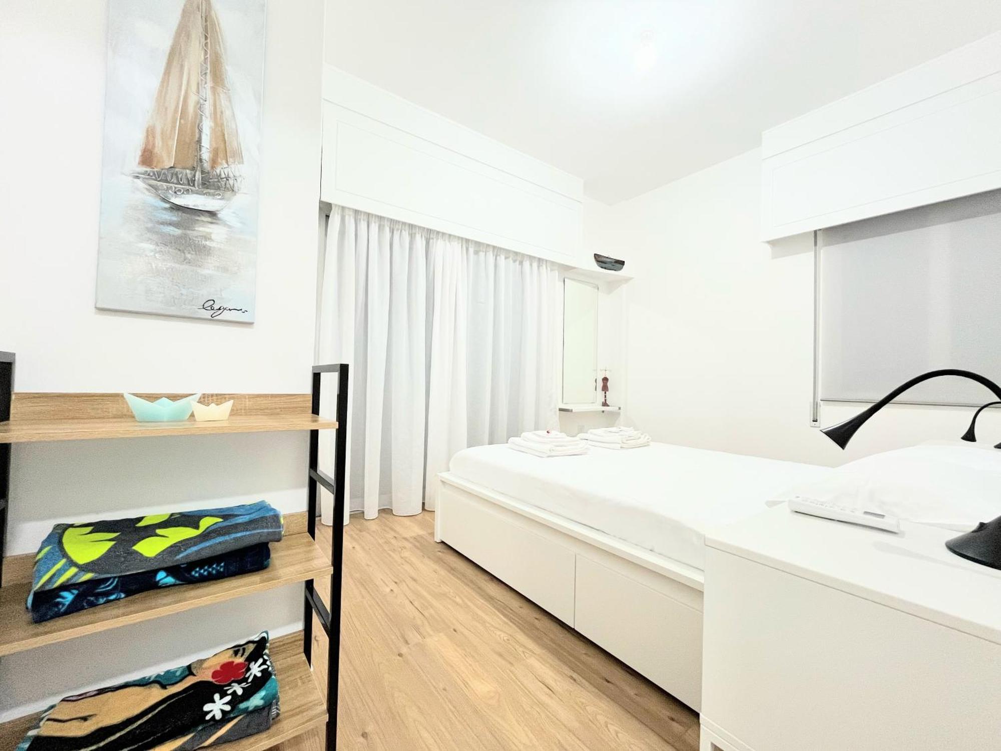 Modern Apartment Near Mckenzie Beach Larnaca Ngoại thất bức ảnh