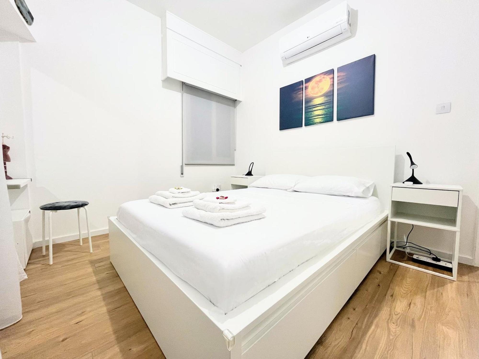 Modern Apartment Near Mckenzie Beach Larnaca Ngoại thất bức ảnh
