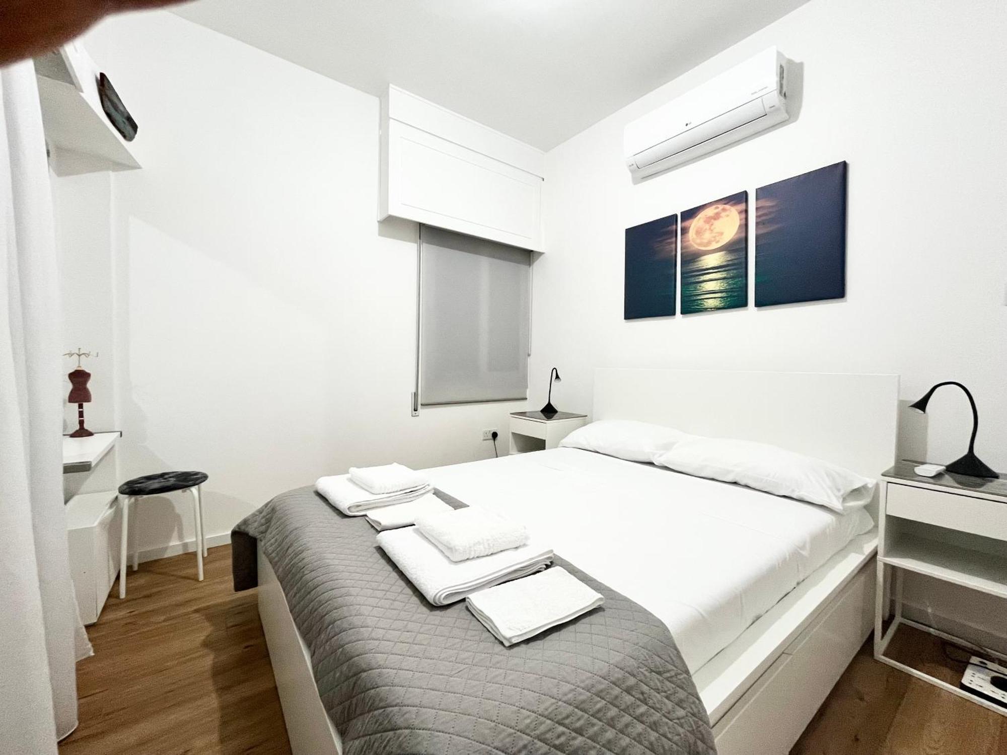 Modern Apartment Near Mckenzie Beach Larnaca Ngoại thất bức ảnh