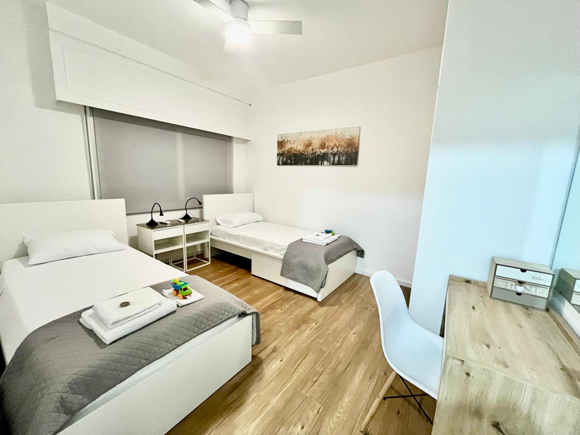 Modern Apartment Near Mckenzie Beach Larnaca Ngoại thất bức ảnh