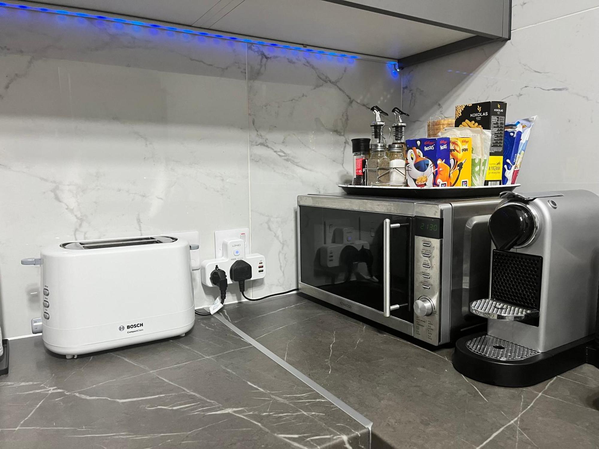 Modern Apartment Near Mckenzie Beach Larnaca Ngoại thất bức ảnh